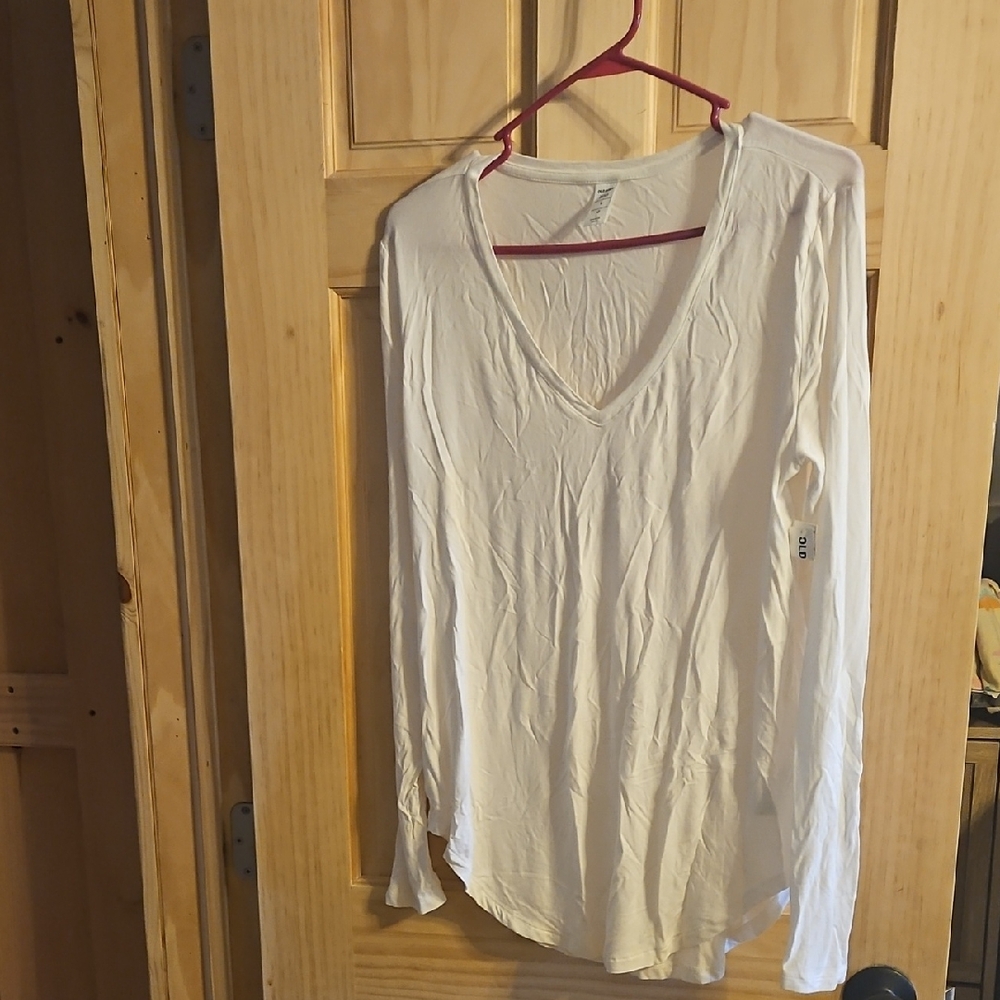 Old Navy White V-Neck Long Sleeve Tee